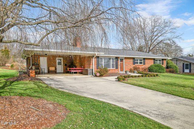 3402 Amoyee Drive, Johnson City, TN 37601