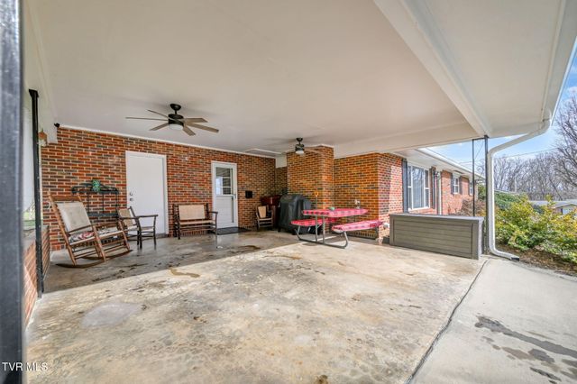 3402 Amoyee Drive, Johnson City, TN 37601