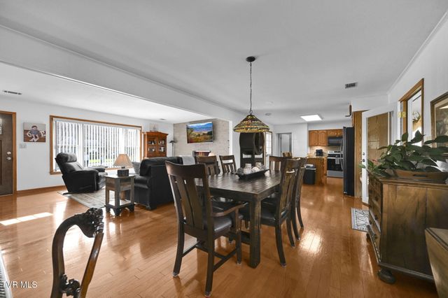 3402 Amoyee Drive, Johnson City, TN 37601