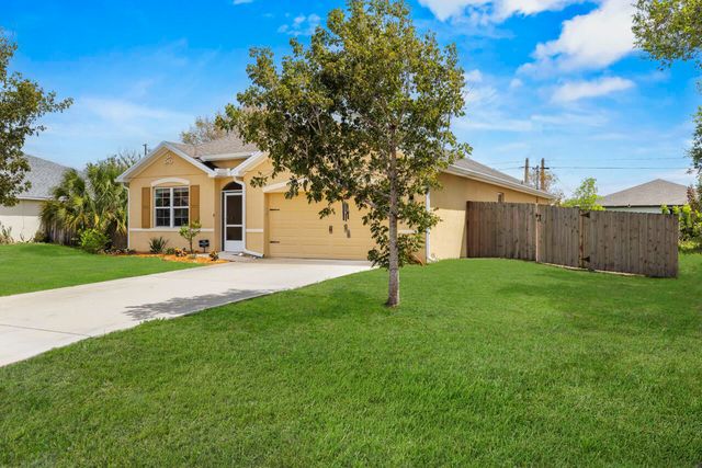 462 SW Kaabe Avenue, Port St. Lucie, Port St Lucie, FL 34953