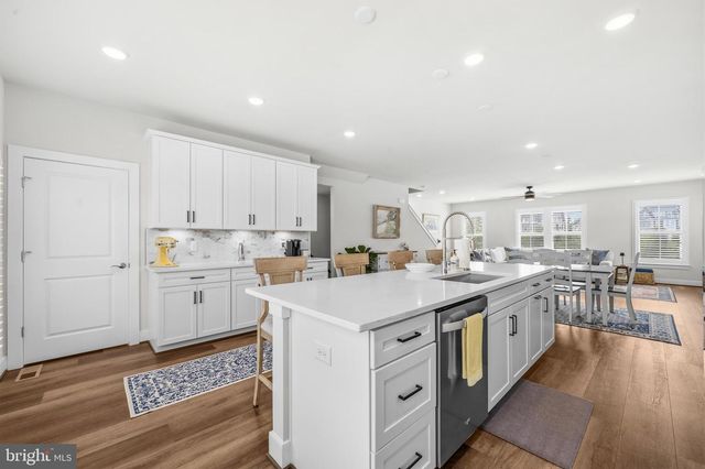 17300 TURNSTONE DR, Dumfries, VA 22026