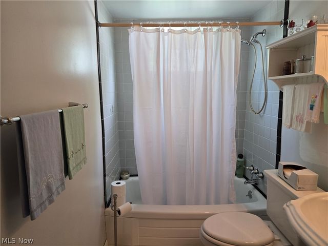 15021 Florence Drive, Maple Heights, OH 44137