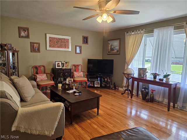 15021 Florence Drive, Maple Heights, OH 44137
