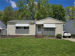 15021 Florence Drive, Maple Heights, OH 44137