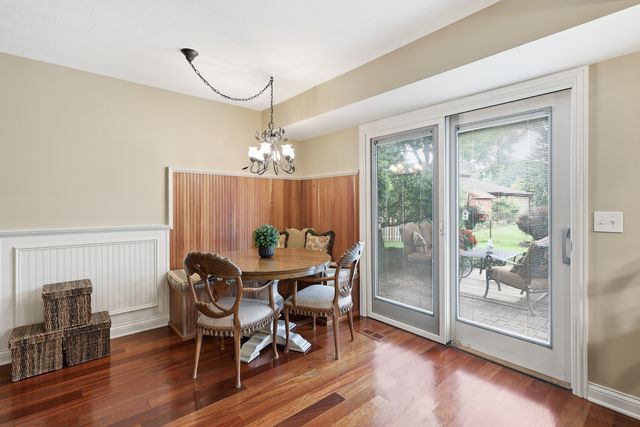 305 S Knollwood Drive, Schaumburg, IL 60193