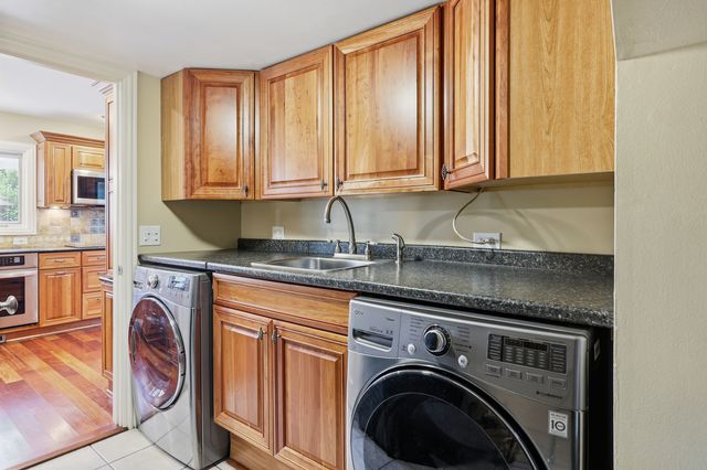 305 S Knollwood Drive, Schaumburg, IL 60193