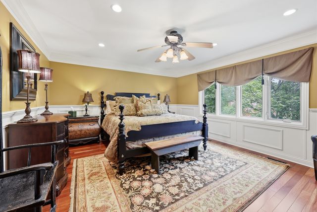 305 S Knollwood Drive, Schaumburg, IL 60193