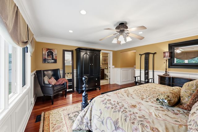 305 S Knollwood Drive, Schaumburg, IL 60193