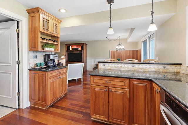 305 S Knollwood Drive, Schaumburg, IL 60193