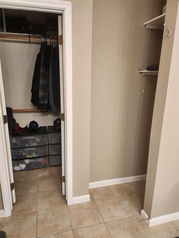 13 Westwood Drive, Huntsville, TX 77320