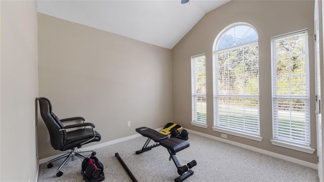 13 Westwood Drive, Huntsville, TX 77320