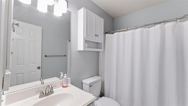 13 Westwood Drive, Huntsville, TX 77320