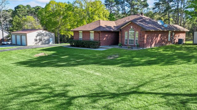 13 Westwood Drive, Huntsville, TX 77320