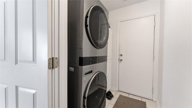 13 Westwood Drive, Huntsville, TX 77320