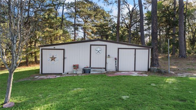 13 Westwood Drive, Huntsville, TX 77320