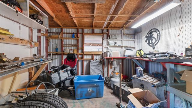 13 Westwood Drive, Huntsville, TX 77320