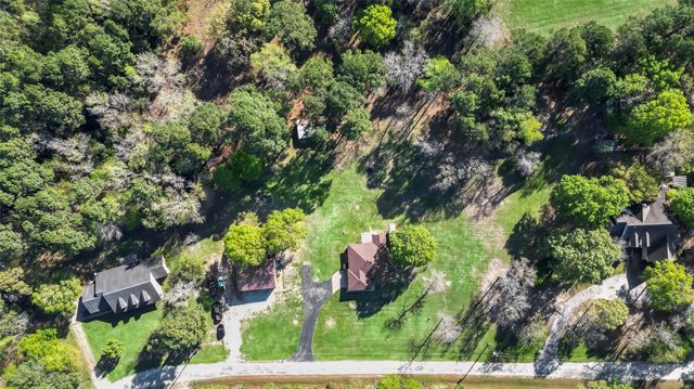 13 Westwood Drive, Huntsville, TX 77320