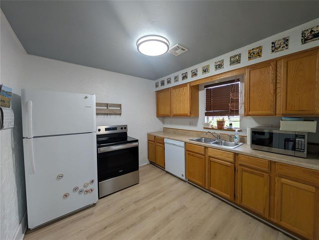 101 Maple Lane, Norman, OK 73069
