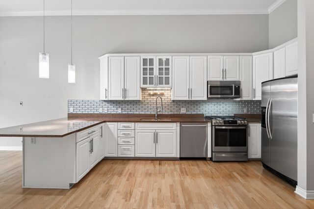 301 Clifton Avenue 1A, Minneapolis, MN 55403