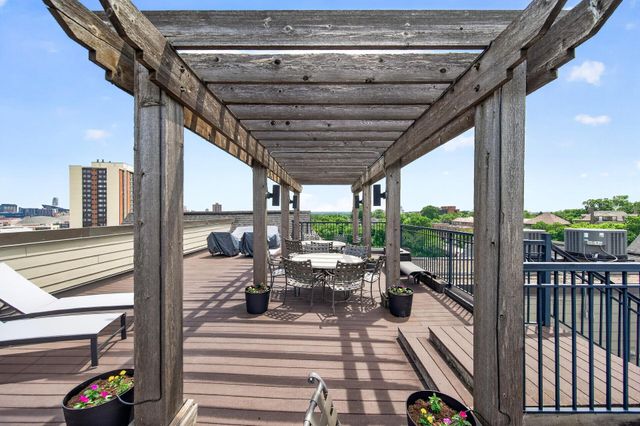 301 Clifton Avenue 1A, Minneapolis, MN 55403