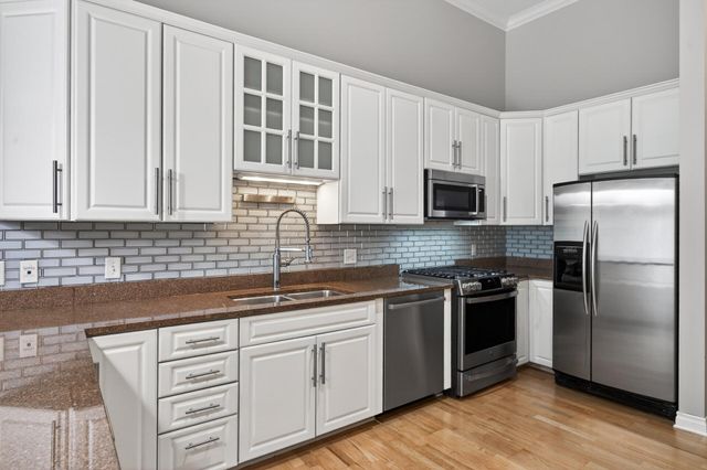 301 Clifton Avenue 1A, Minneapolis, MN 55403