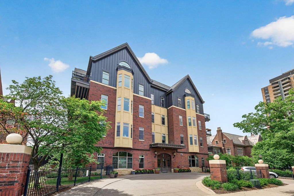 301 Clifton Avenue 1A, Minneapolis, MN 55403 — photo 3