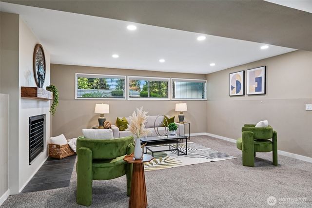 16217 SE 42nd Place, Bellevue, WA 98006