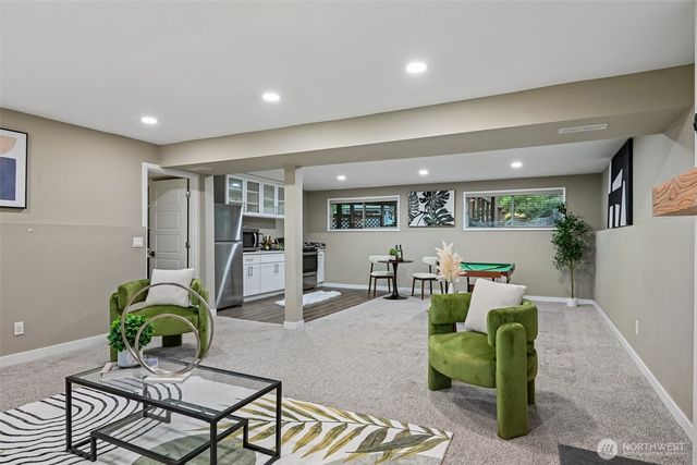 16217 SE 42nd Place, Bellevue, WA 98006