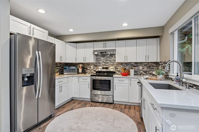 16217 SE 42nd Place, Bellevue, WA 98006