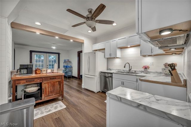33852 Center Ridge Road, North Ridgeville, OH 44039