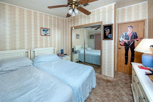 6821 AMERICANA DRIVE NE 106, St Petersburg, FL 33702