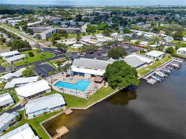 6821 AMERICANA DRIVE NE 106, St Petersburg, FL 33702