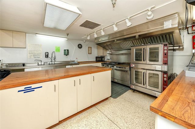 6821 AMERICANA DRIVE NE 106, St Petersburg, FL 33702