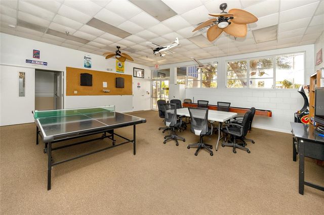 6821 AMERICANA DRIVE NE 106, St Petersburg, FL 33702