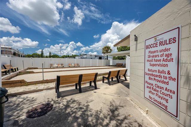 6821 AMERICANA DRIVE NE 106, St Petersburg, FL 33702