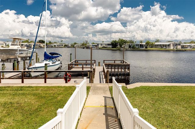 6821 AMERICANA DRIVE NE 106, St Petersburg, FL 33702