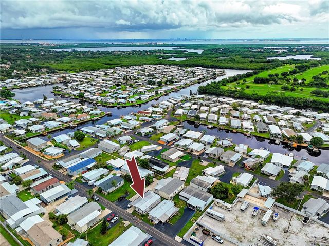 6821 AMERICANA DRIVE NE 106, St Petersburg, FL 33702