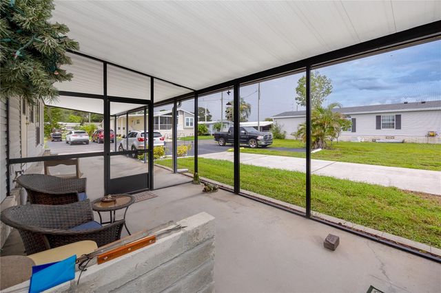 6821 AMERICANA DRIVE NE 106, St Petersburg, FL 33702