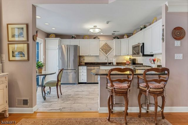 82 Constitution Way, Bernards Twp., NJ 07920