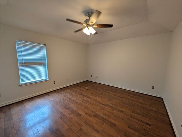 6142 Camway Dr, Corpus Christi, TX 78415