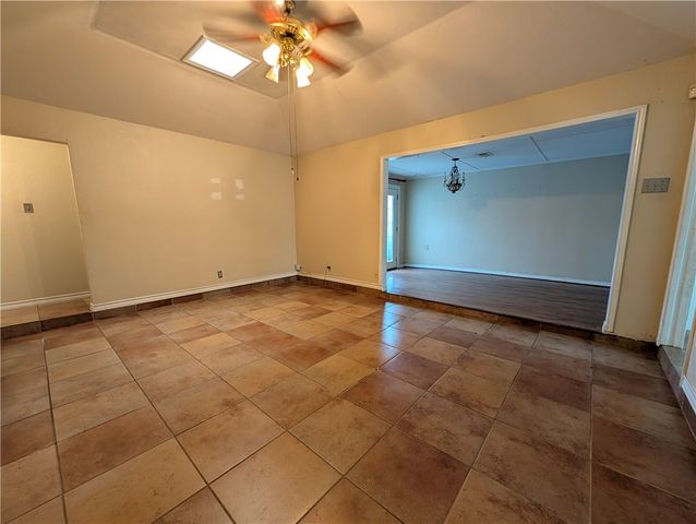 6142 Camway Dr, Corpus Christi, TX 78415