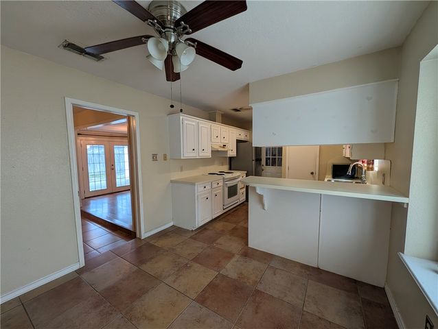 6142 Camway Dr, Corpus Christi, TX 78415