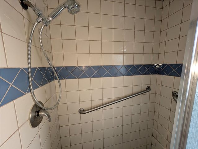 6142 Camway Dr, Corpus Christi, TX 78415