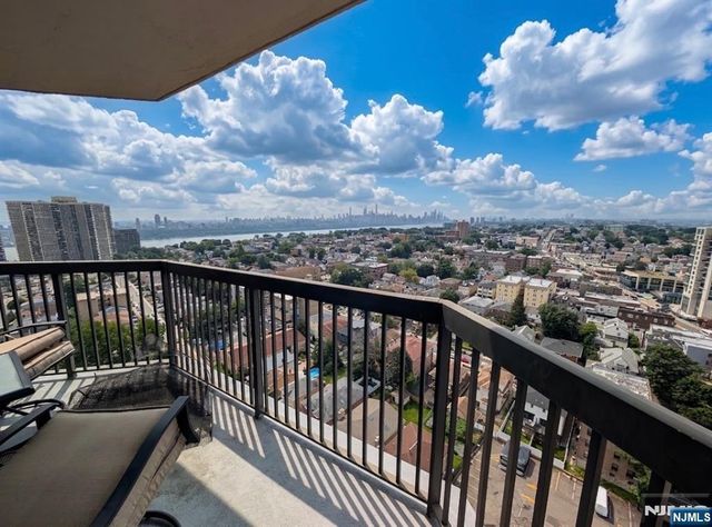 770 Anderson Avenue 23N, Cliffside Park, NJ 07010