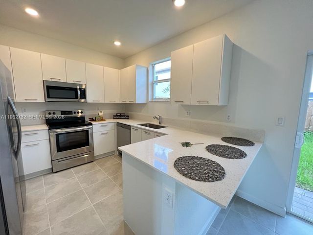 12612 NW 23rd Pl, Miami, FL 33167