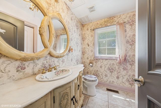 6001 Wolf Road, La Grange Highlands, IL 60525