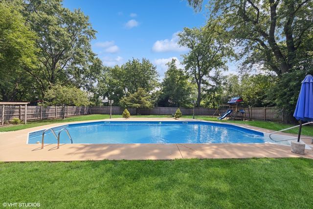 6001 Wolf Road, La Grange Highlands, IL 60525