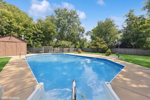 6001 Wolf Road, La Grange Highlands, IL 60525