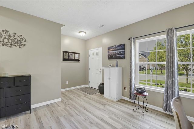 38479 Foxglen Avenue, Avon, OH 44011