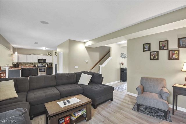 38479 Foxglen Avenue, Avon, OH 44011